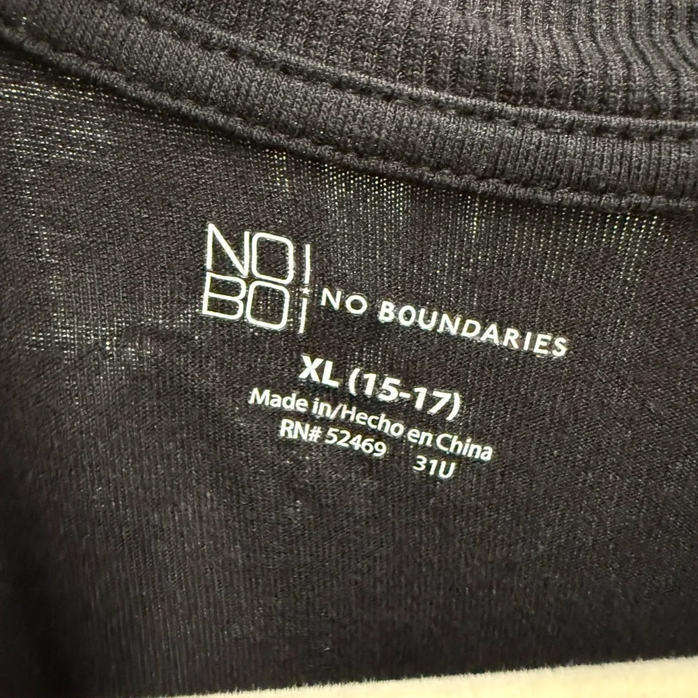 No Boundaries NOBO Black Patterned Western Night Sky Tie Front Women's Top - Picture 6 of 9